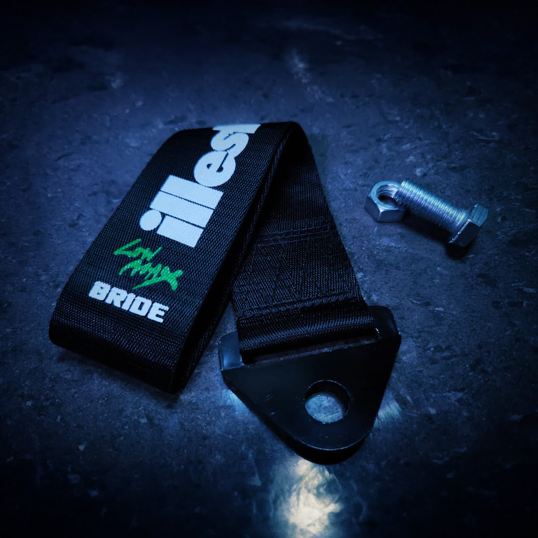 Bride illest tow strap in black.
